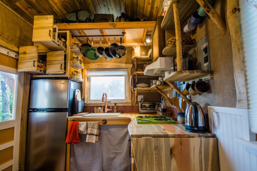 22 Great Quirky Tiny House Decoration Ideas
